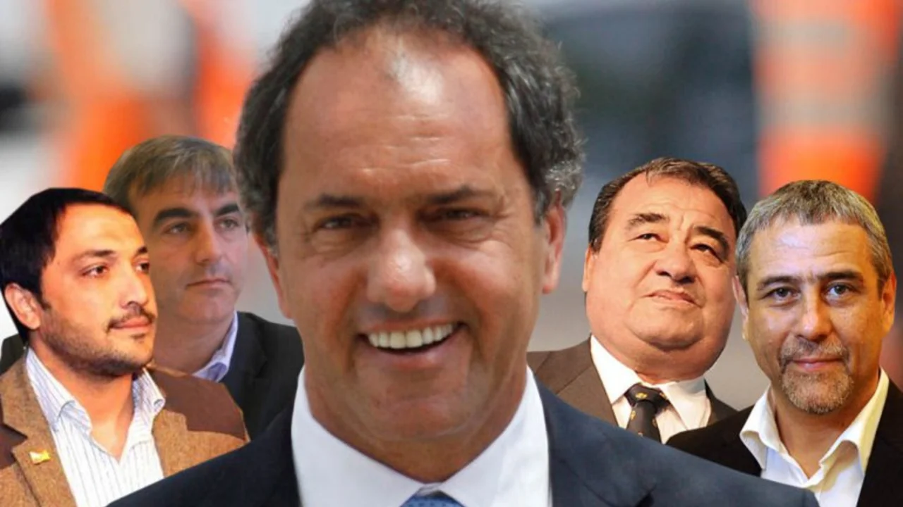 Los intendentes divididos por la foto de Scioli en el stand de Clarín