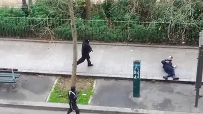 Video: el momento en que asesinan a un policía en París Video: el momento en que asesinan a un policía en París