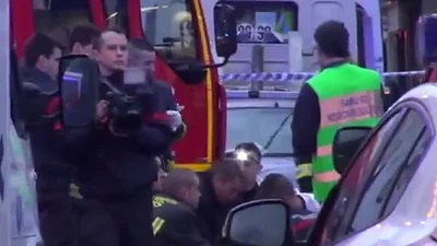 Video: matan a una mujer policía en un tiroteo en el sur de París Video: matan a una mujer policía en un tiroteo en el sur de París