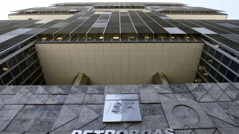 Petrobras ofrece acuerdo a contratistas implicados en sobornos