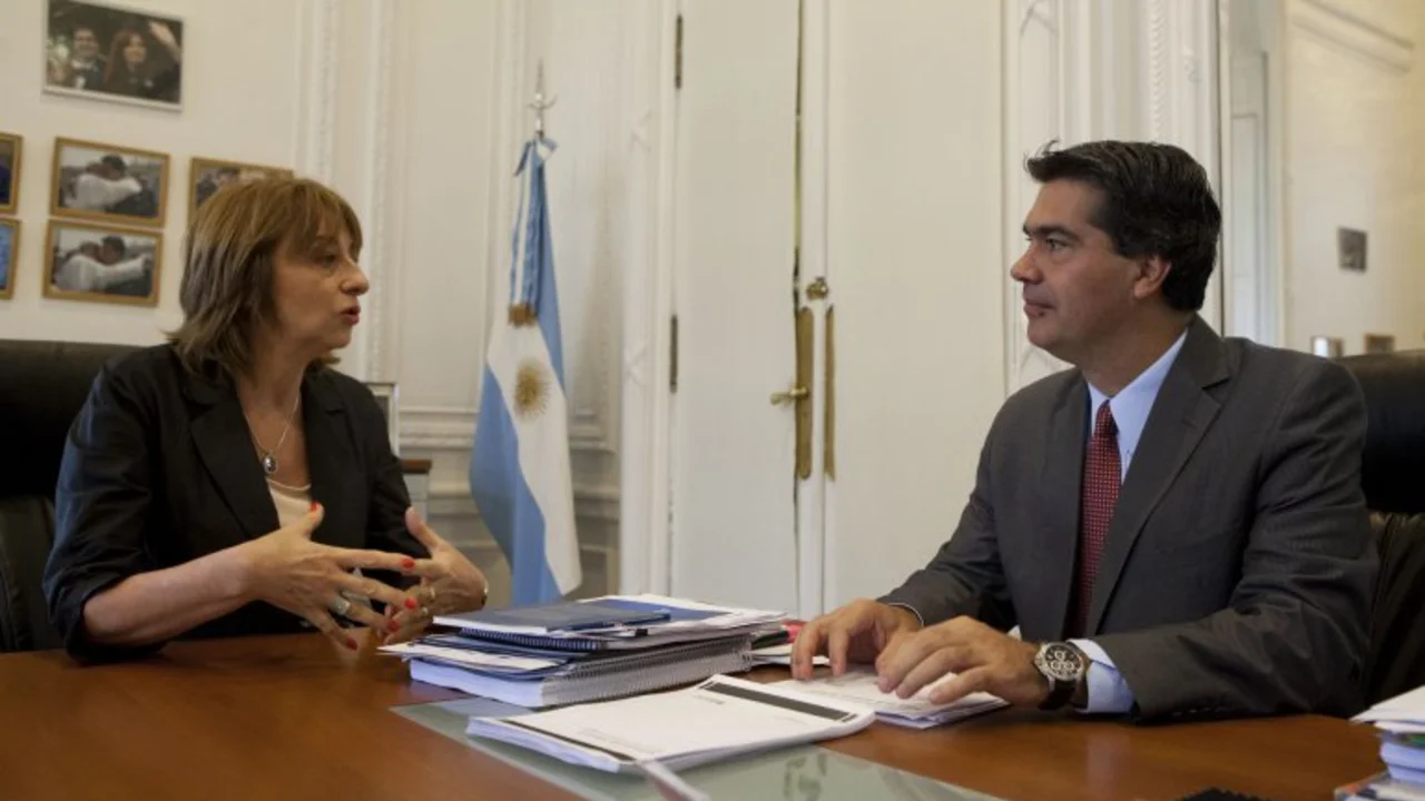 Fuerte respaldo del Gobierno y fiscales a Gils Carbó
