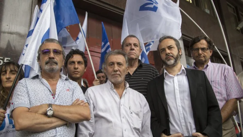 Ofrecen a los docentes porteños un 10% de aumento para todos los cargos en enero y febrero