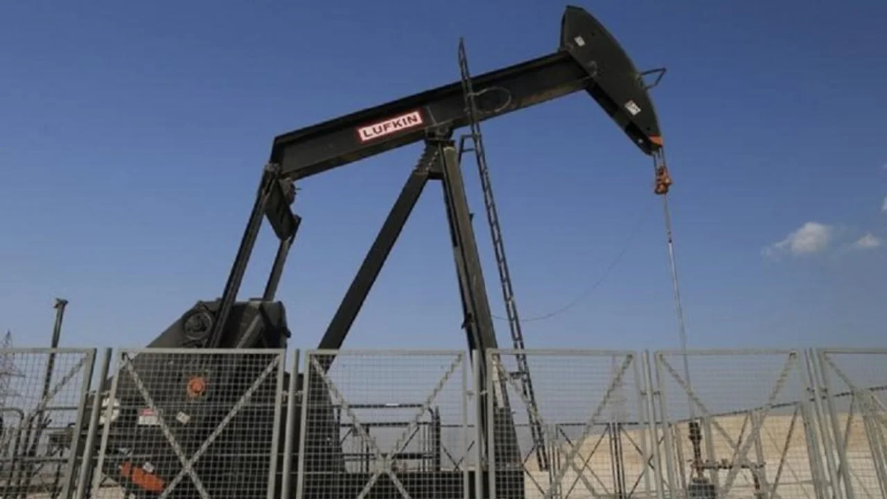 El precio del petróleo continúa en baja