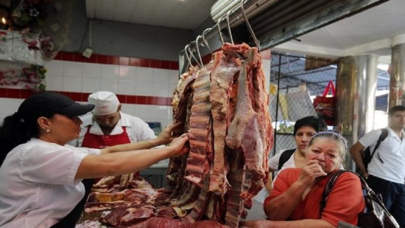 La producción de carne, el consumo y la faena cayeron en 2014