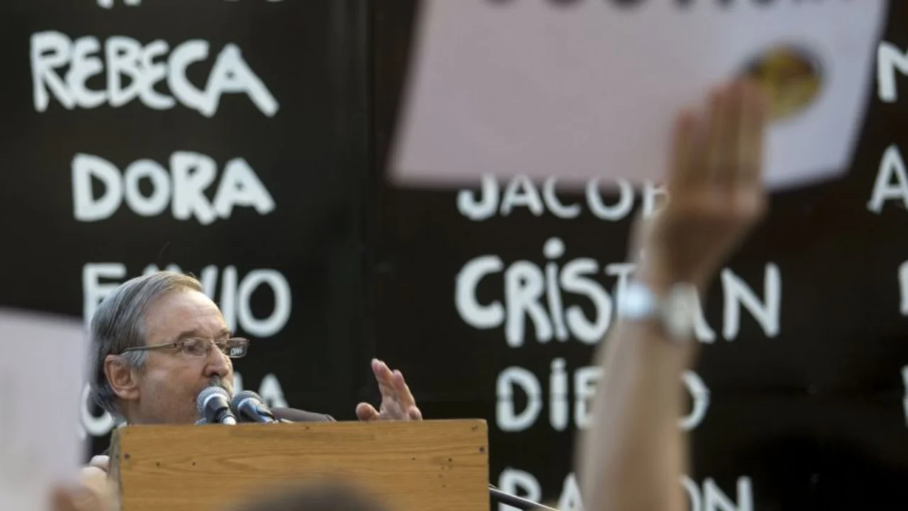 Líderes de la oposición asistieron al acto de la AMIA y la DAIA