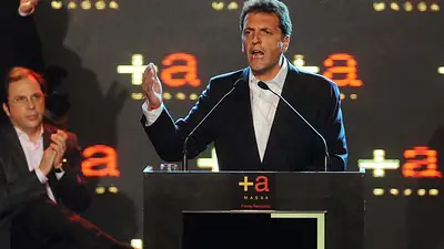 Massa pide que haya "recompensas" a cambio de información sobre la muerte de Nisman Massa pide que haya "recompensas" a cambio de información sobre la muerte de Nisman