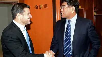 YPF firmó acuerdo con petrolera china Sinopec que invertirá en el desarrollo de Vaca Muerta YPF firmó acuerdo con petrolera china Sinopec que invertirá en el desarrollo de Vaca Muerta