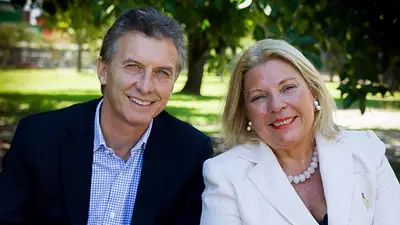 Carrió y Macri firmaron su alianza Carrió y Macri firmaron su alianza