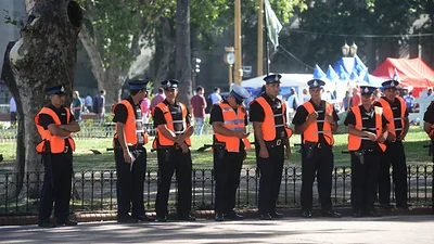 Rechazo a ley de la dictadura de Onganía que habilita a los policías a pedir el DNI Rechazo a ley de la dictadura de Onganía que habilita a los policías a pedir el DNI