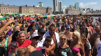 Scioli y Aníbal se solidarizaron por el despido de Víctor Hugo Morales Scioli y Aníbal se solidarizaron por el despido de Víctor Hugo Morales