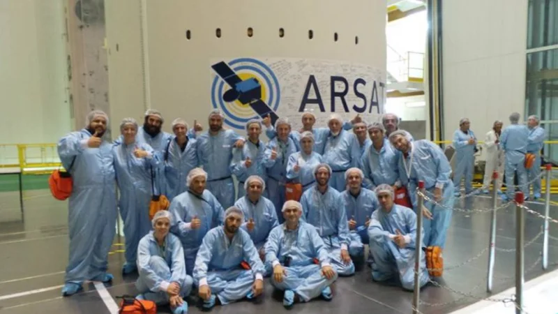Los trabajadores de ARSAT se suman a la "ola de despidos"