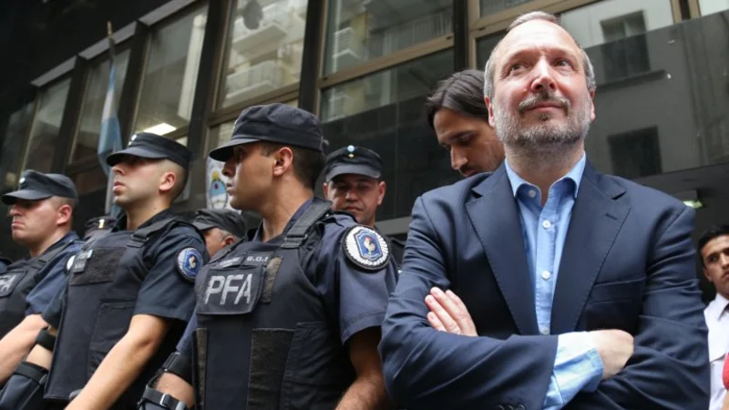 Ley de Medios: Sabbatella no pudo pasar a la AFSCA y denunciarían penalmente a policías