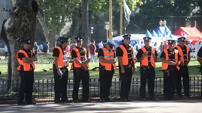 Antes del traspaso a la Ciudad, la Policía Federal cambió más de la mitad de los comisarios porteños Antes del traspaso a la Ciudad, la Policía Federal cambió más de la mitad de los comisarios porteños