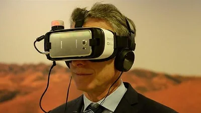 Los memes de Macri y su "casco de realidad virtual" ya son furor en Twitter Los memes de Macri y su "casco de realidad virtual" ya son furor en Twitter