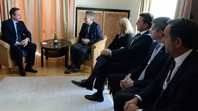 Reino Unido anticipa "un nuevo capítulo" con Argentina, aunque reafirma posición sobre Malvinas Reino Unido anticipa "un nuevo capítulo" con Argentina, aunque reafirma posición sobre Malvinas