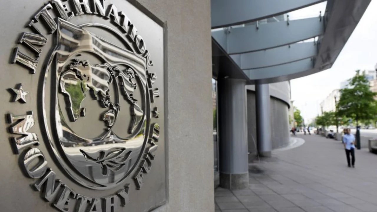 Pese a los elogios a Macri, el FMI empeoró su pronóstico para la economía argentina
