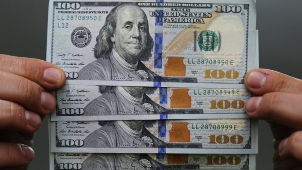 El dólar oficial avanzó a $ 14,04