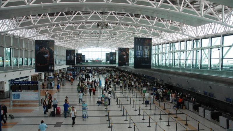 Un paro en LAN y TAM afecta a los vuelos en Ezeiza