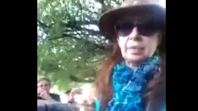 Video: Cristina y la particular promesa que recibió de dos mamás Video: Cristina y la particular promesa que recibió de dos mamás