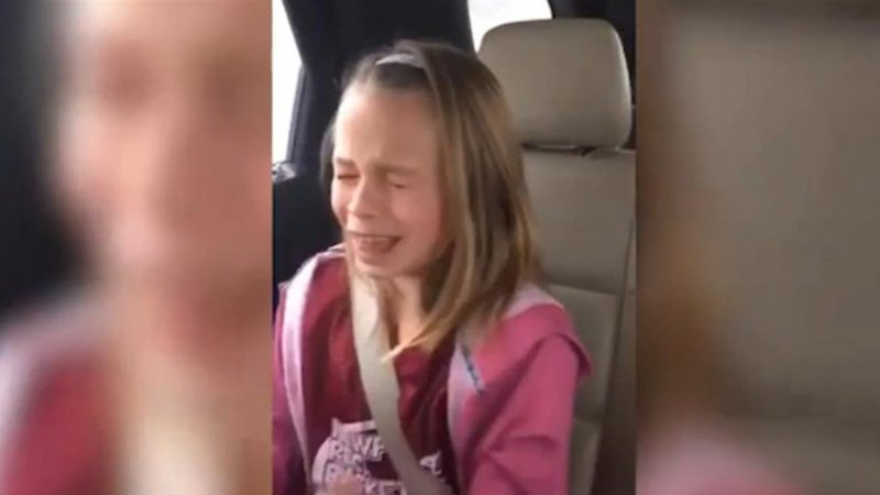 Una niña llora al enterarse que conocerá a Donald Trump