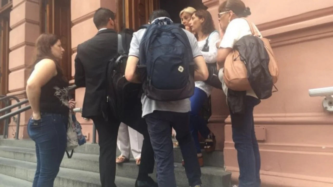 Más despidos: casi 100 empleados fueron echados de la Rosada y Jefatura de Gabinete