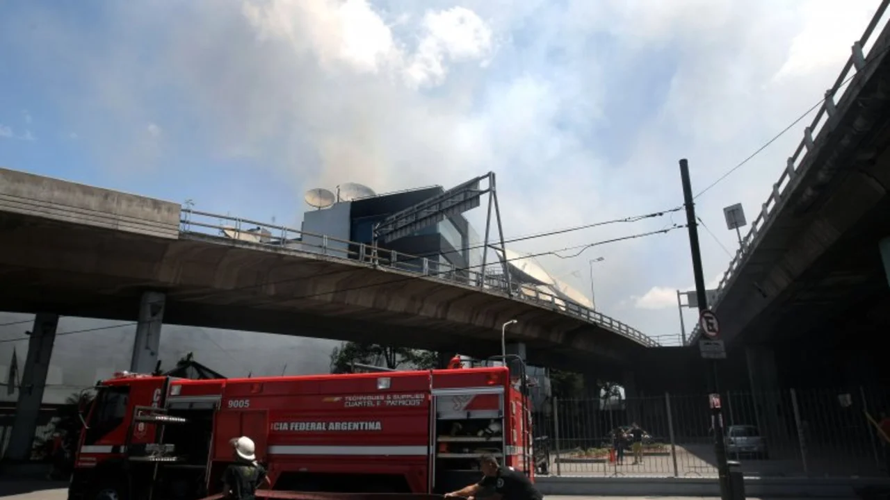 Evacuaron el edificio de Canal Trece y TN por un incendio