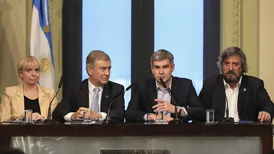 El Gobierno vuelve a favorecer a Clarín por decreto: le permite dar servicio de 4G El Gobierno vuelve a favorecer a Clarín por decreto: le permite dar servicio de 4G