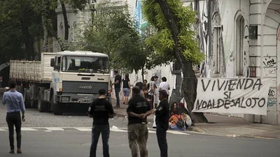 Máxima tensión por el desalojo de la Ciudad a 68 familias del ex Padelai Máxima tensión por el desalojo de la Ciudad a 68 familias del ex Padelai