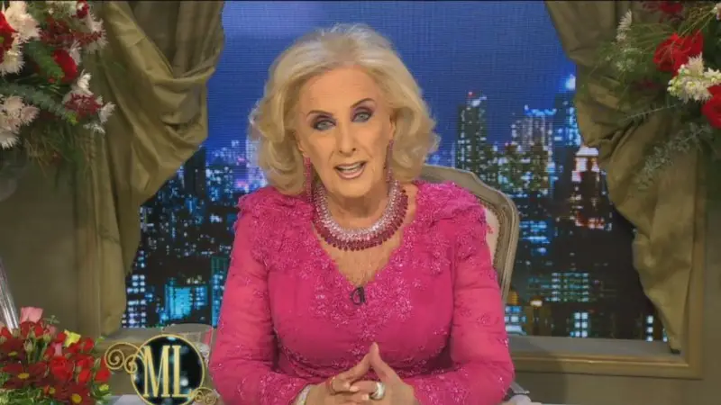 El incómodo momento que le hizo pasar Mirtha Legrand a Facundo Moyano El incómodo momento que le hizo pasar Mirtha Legrand a Facundo Moyano
