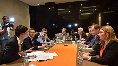 Cumbre del Gobierno con los gobernadores para bajar la tensión por la coparticipación Cumbre del Gobierno con los gobernadores para bajar la tensión por la coparticipación