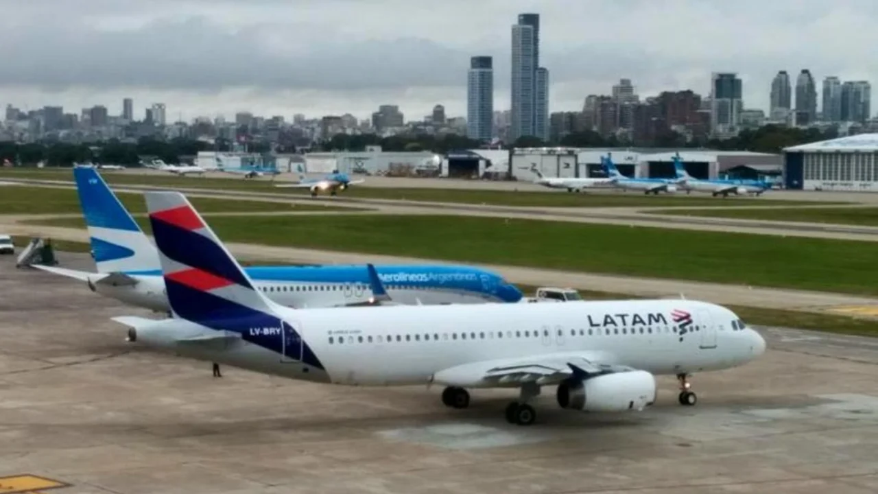 Transporte recibirá a gremios para analizar situación de trabajadores de LATAM