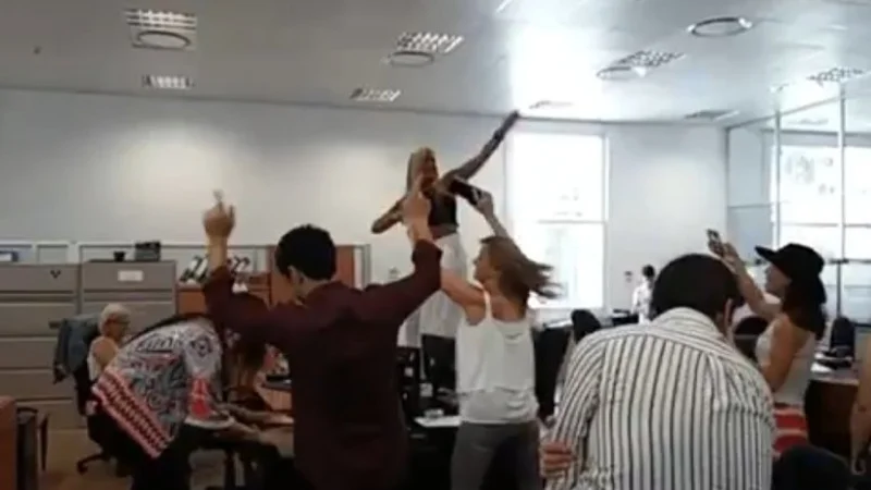 Despidieron a la funcionaria macrista que bailaba en la ex ESMA