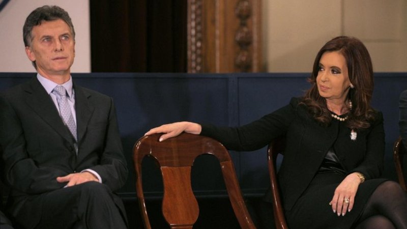 Cristina subió 14 puntos en imagen en el último mes y Macri sigue en picada