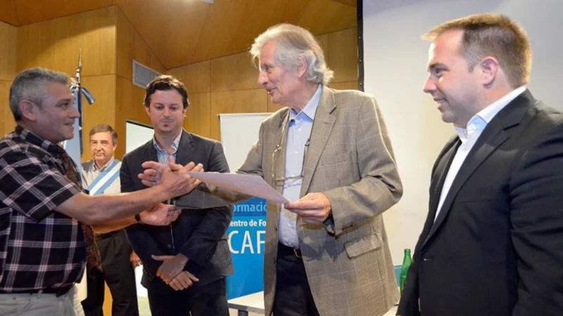 El funcionario del "descomer" calificó de "prostibularios" a las pasantías que propone Triaca