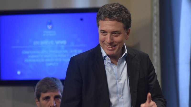 Pese a los despidos y cierres de empresas, Dujovne ve "frutos de la normalización"