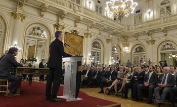 Los laboralistas tildan de "inconstitucional" al decreto de Macri que modifca las ART | Macri presidente