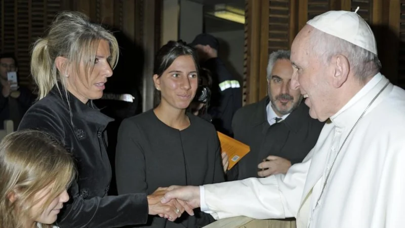 Sorpresiva visita de la familia de Nisman al papa Francisco
