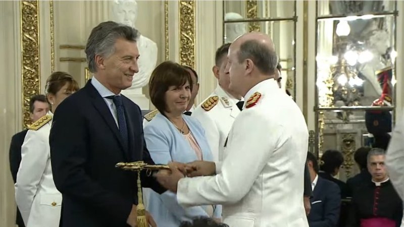 Mientras le hackeaban su Twitter, Bullrich estaba en Casa Rosada con Macri