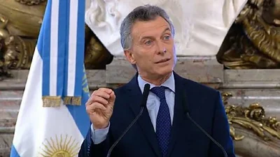 Publicarán el DNU para expulsar de forma exprés a inmigrantes que hayan cometido delitos Publicarán el DNU para expulsar de forma exprés a inmigrantes que hayan cometido delitos