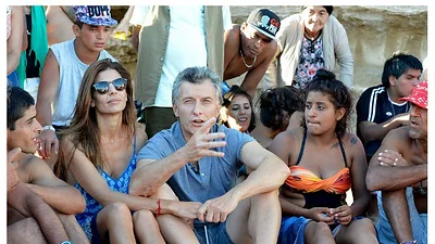 Macri viajó a la Costa para ver el superclásico Macri viajó a la Costa para ver el superclásico