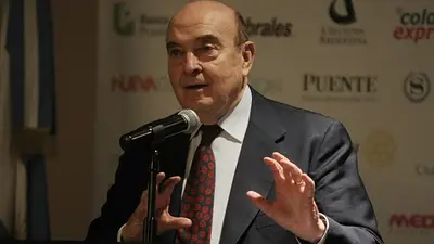 Cavallo elogió los anuncios del Gobierno y propuso un canje de deuda: "Pueden producir buenos resultados" Cavallo elogió los anuncios del Gobierno y propuso un canje de deuda: "Pueden producir buenos resultados"