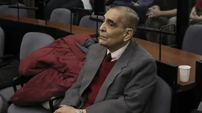 El Tribunal que le otorgó prisión domiciliaria a Etchecolatz le dio vacaciones a otro represor El Tribunal que le otorgó prisión domiciliaria a Etchecolatz le dio vacaciones a otro represor
