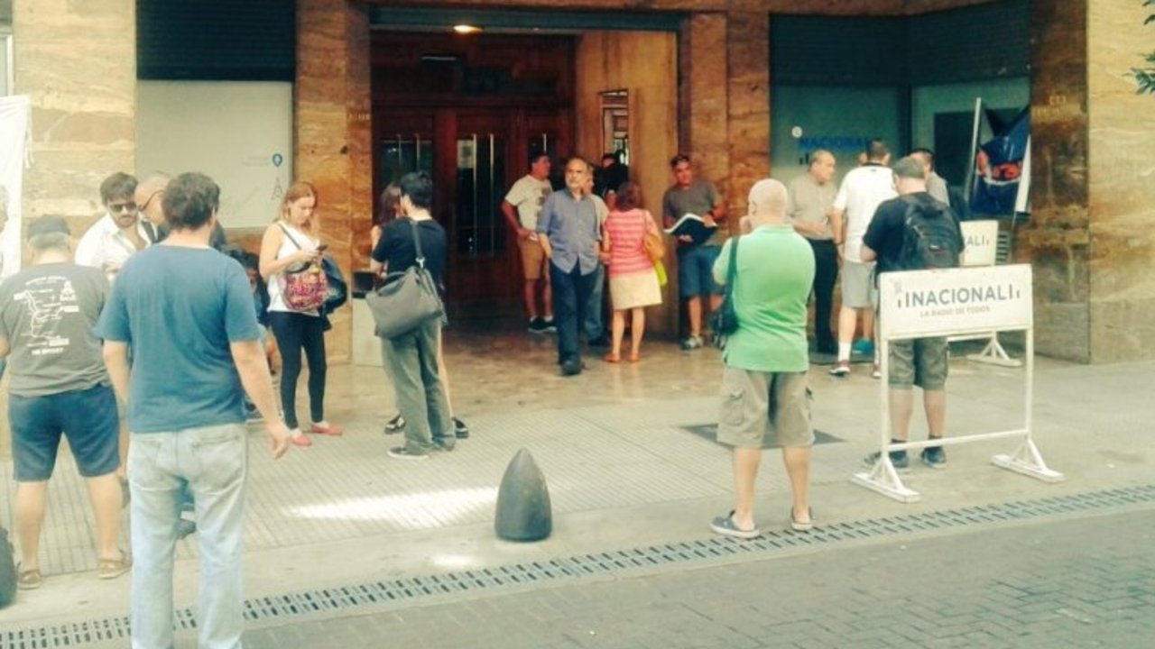 Sin previo aviso, despiden a trabajadores de Radio Nacional y se enteran en la puerta