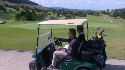 ESCÁNDALO TOTAL: La millonaria suma que Macri gastará del Estado para comprar 4 carritos de golf para la Quinta de Olivos ESCÁNDALO TOTAL: La millonaria suma que Macri gastará del Estado para comprar 4 carritos de golf para la Quinta de Olivos
