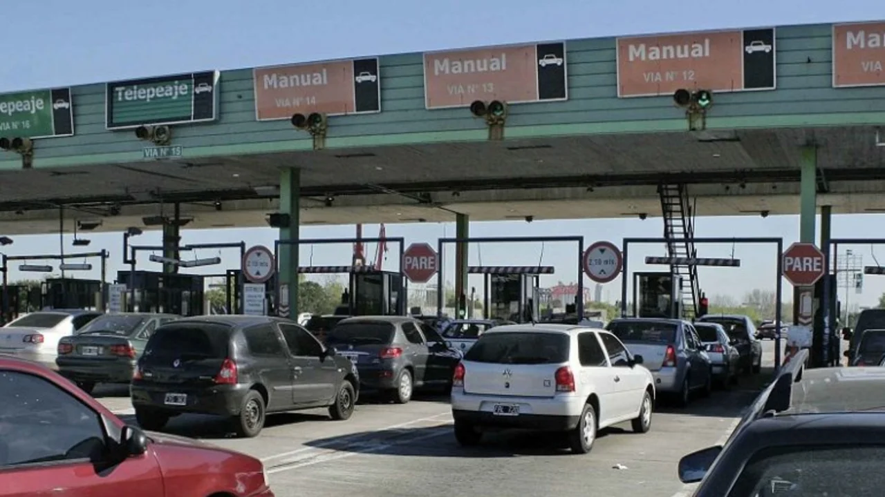 Viajar en auto desde la Provincia al Microcentro puede costar más de $7000 por mes