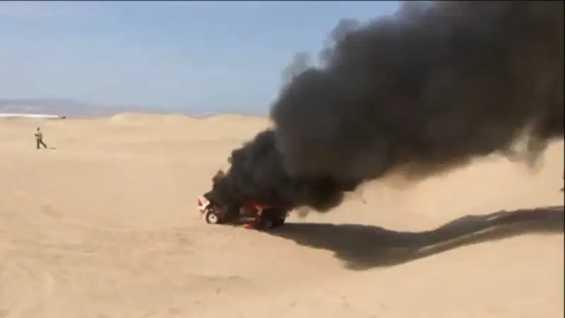 VIDEO: El auto de una corredora argentina se prendió fuego en pleno Dakar