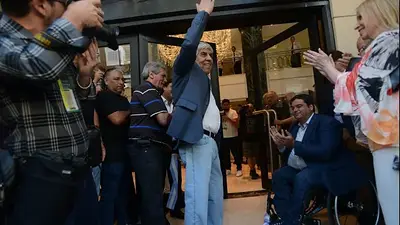Sin Macri ni Vidal, Moyano inaguró un sanatorio en Caballito Sin Macri ni Vidal, Moyano inaguró un sanatorio en Caballito