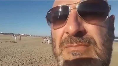 Desde la playa, Santiago Cúneo insultó a los trolls del Gobierno Desde la playa, Santiago Cúneo insultó a los trolls del Gobierno