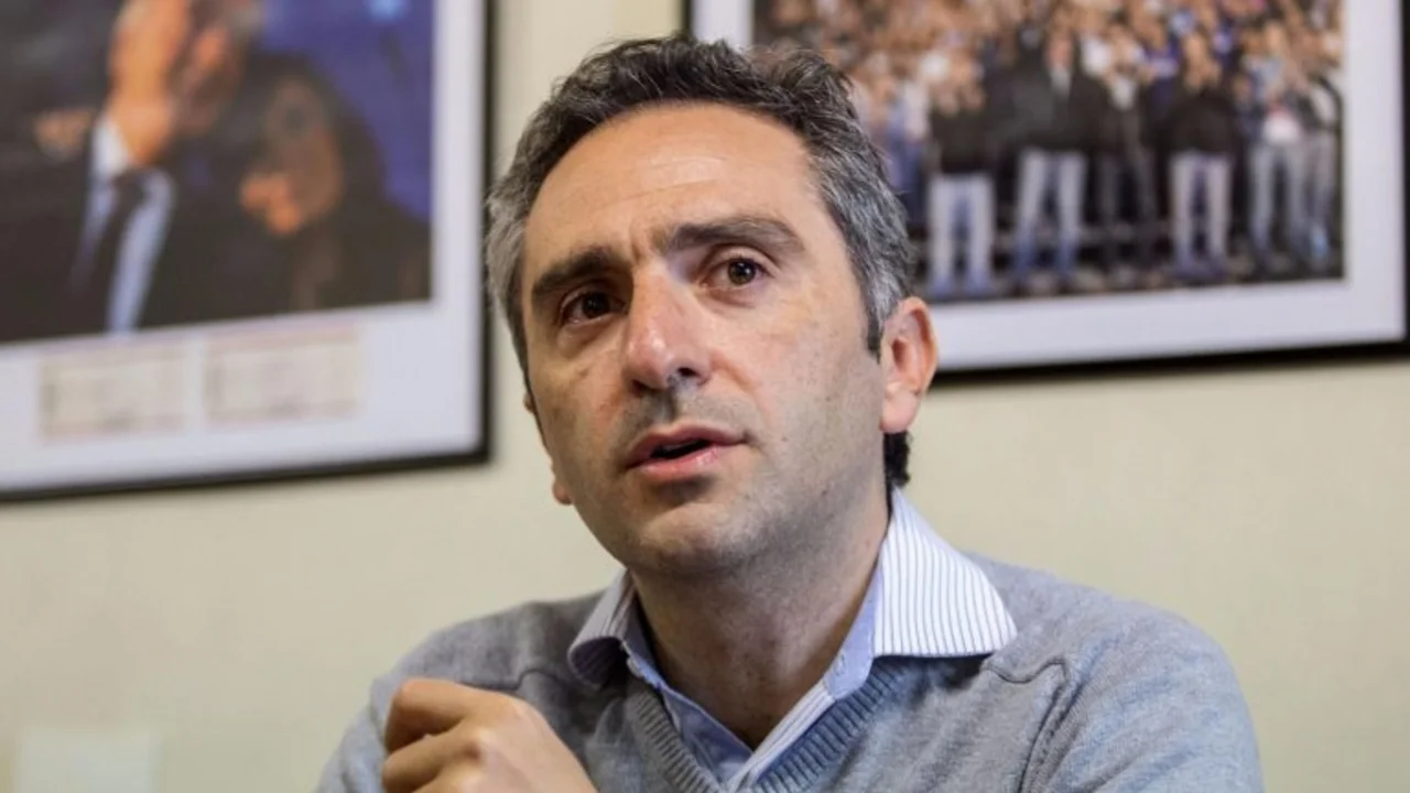 Larroque: "Es necesario un acercamiento con Hugo Moyano"
