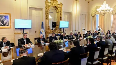 Triaca-gate: Denuncian que hay más ministros que pagaban sueldos con la caja del SOMU Triaca-gate: Denuncian que hay más ministros que pagaban sueldos con la caja del SOMU
